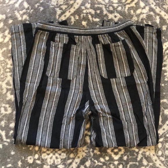 Old Navy High Waisted Striped Linen Blend Wide Leg Pants - Black/White - Picture 5 of 9